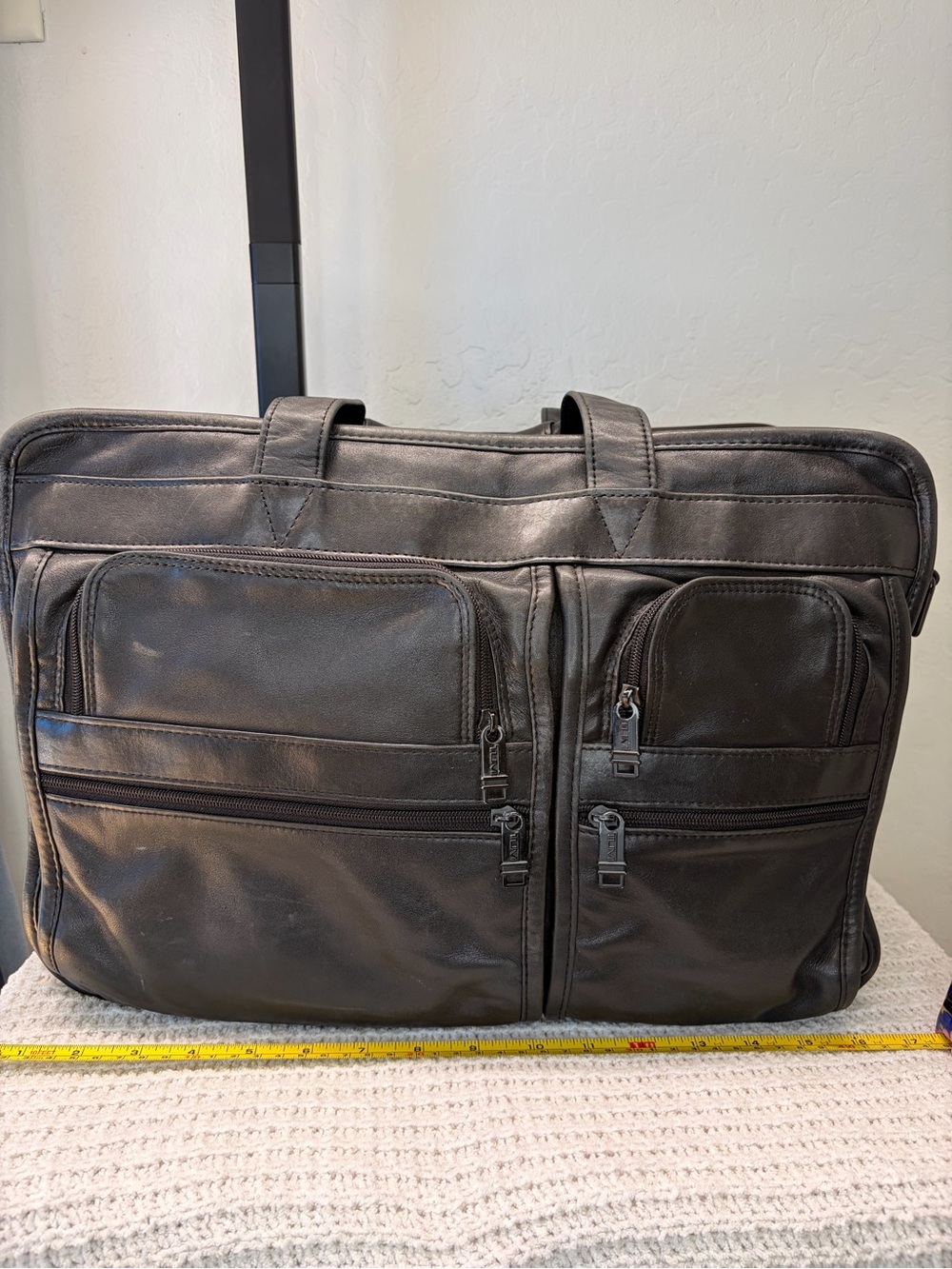 Men's Black Leather Briefcase - Classic Professional Carryall